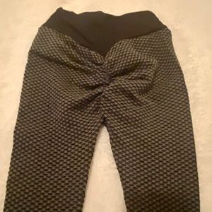 Scrunch butt lifting leggings, Size S